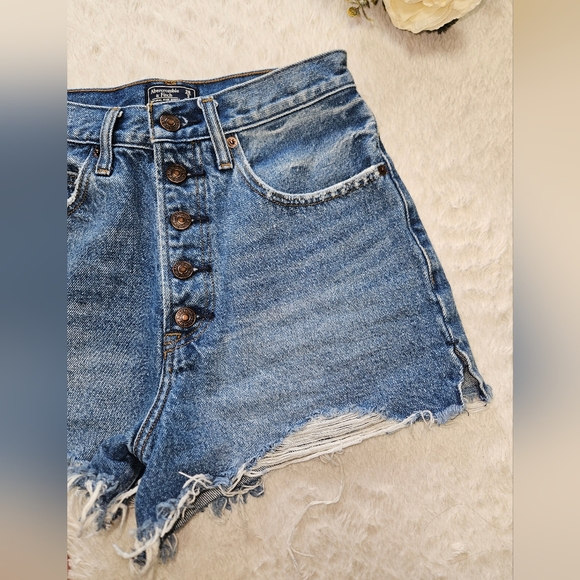 A&F Ultra High Rise Denmin Shorts - Picture 2 of 4